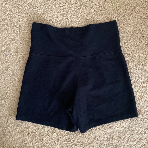 Brandy Melville black Priscilla shorts - Picture 5 of 5